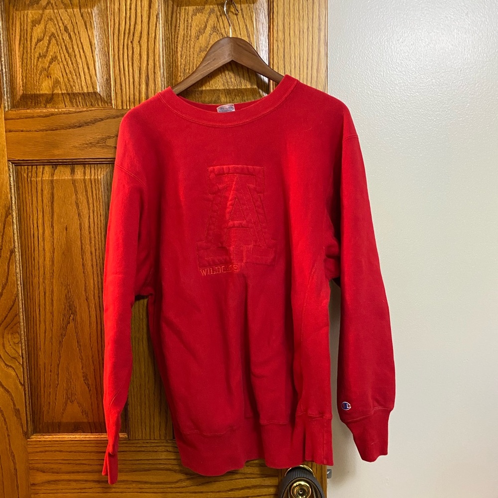 1990 vintage University of Arizona champion brand quilted A red sweatshirt.